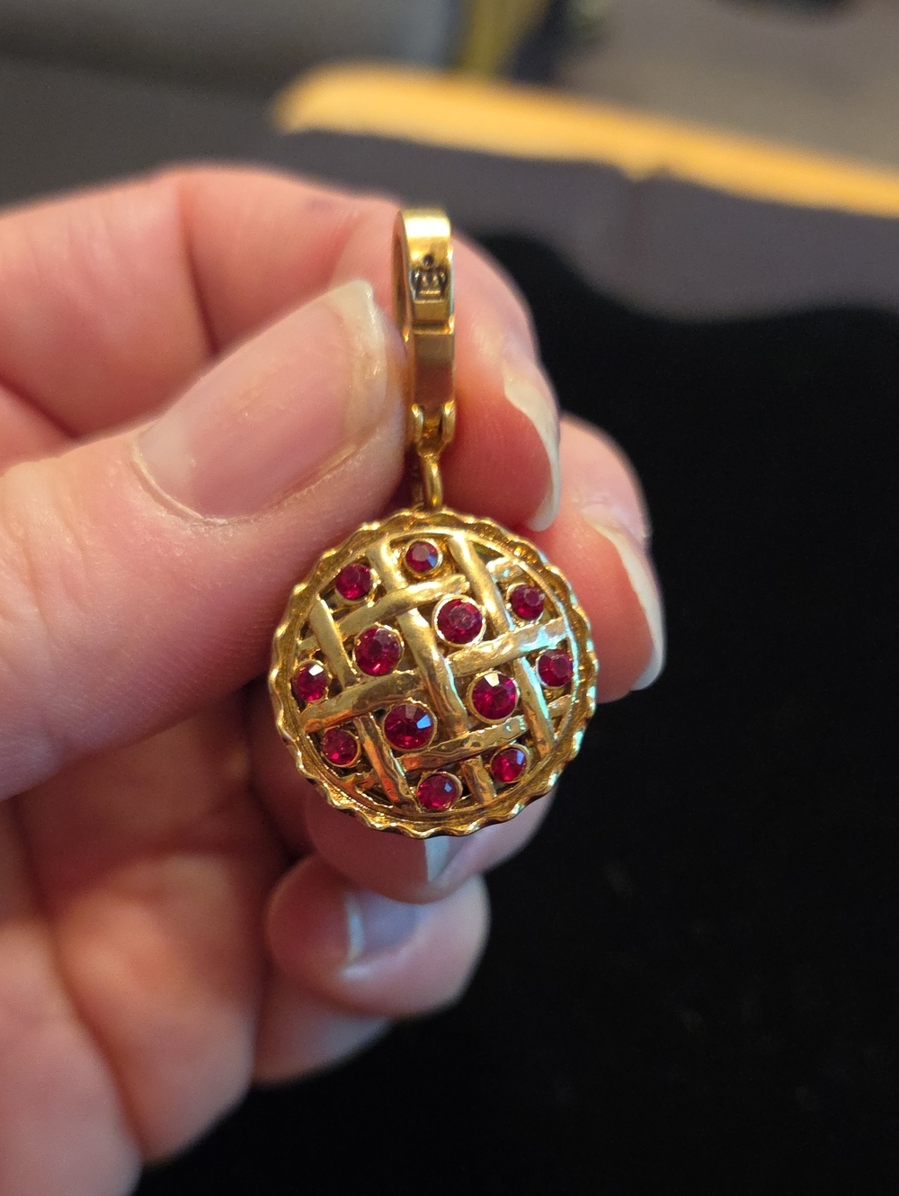 JUICY COUTURE 2005 CHERRY PIE CHARM